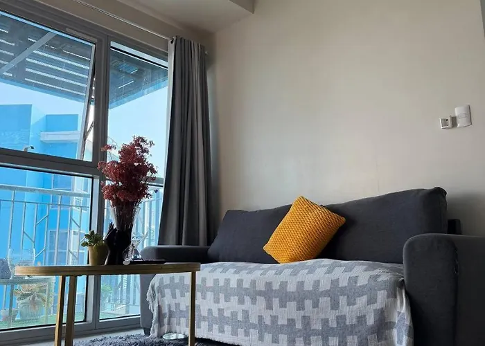 Floor View Bayshore Residential 2 * Manila